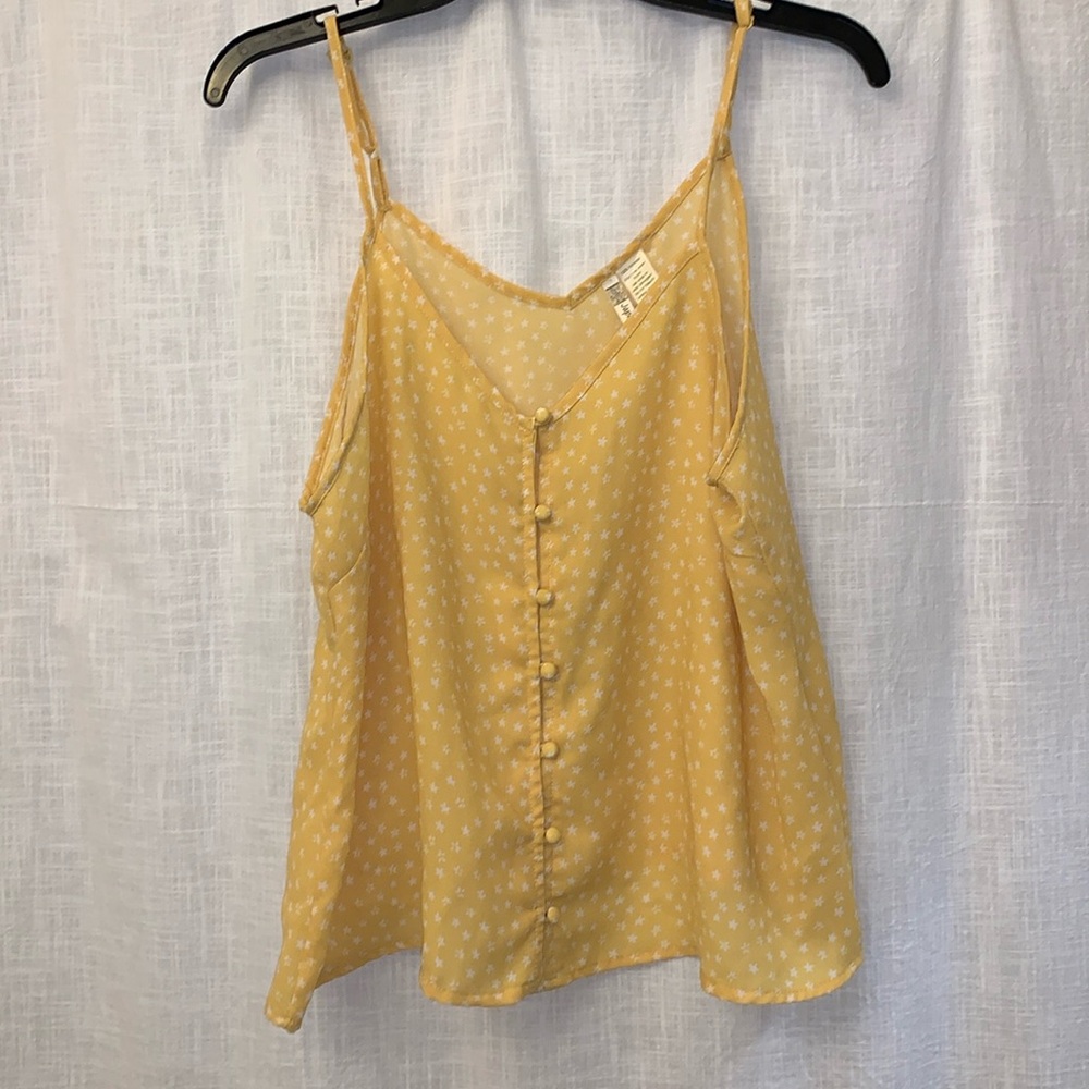 Bright yellow star tank